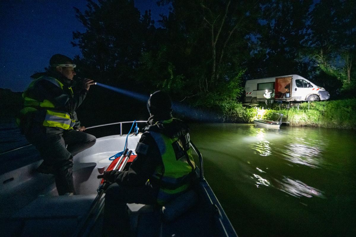 image Sur la Charente, avec les veilleurs de nuit de l’OFB pour sauver l’anguille de l’extinction