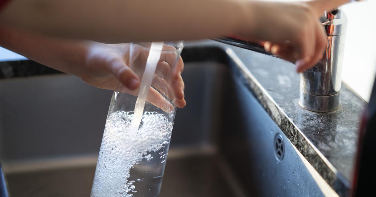 image Payez-vous votre eau trop cher? La majorité des communes ignorent les recommandations de prix - rts.ch - Economie